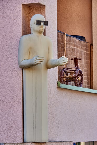 Objekt Nr. 18: Joachim Schmettau, Figurengruppe Sandstein, Bronze 1982/83