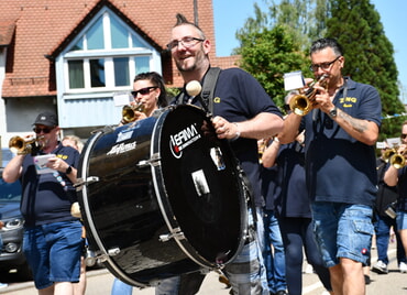 Maientag Musik Umzug