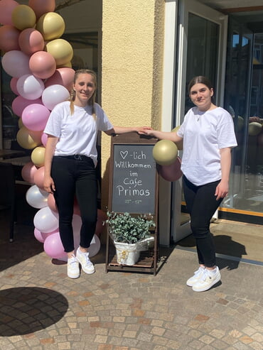Das Bild zeigt die Inhaberinnen des Cafes Primas am Adlereck in Güglingen.